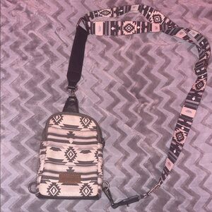 Wrangler white and Black Patterned Bag